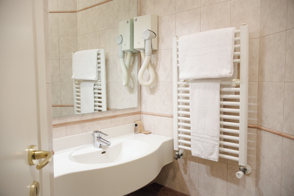 Albergo Italia 36/42
