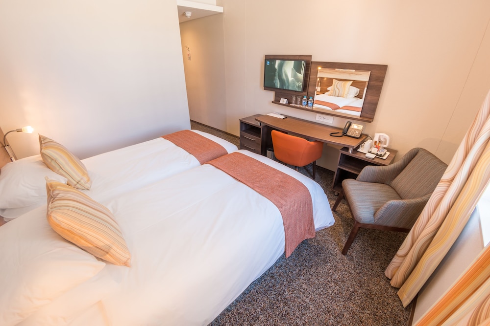 ROOM, TWIN BEDS