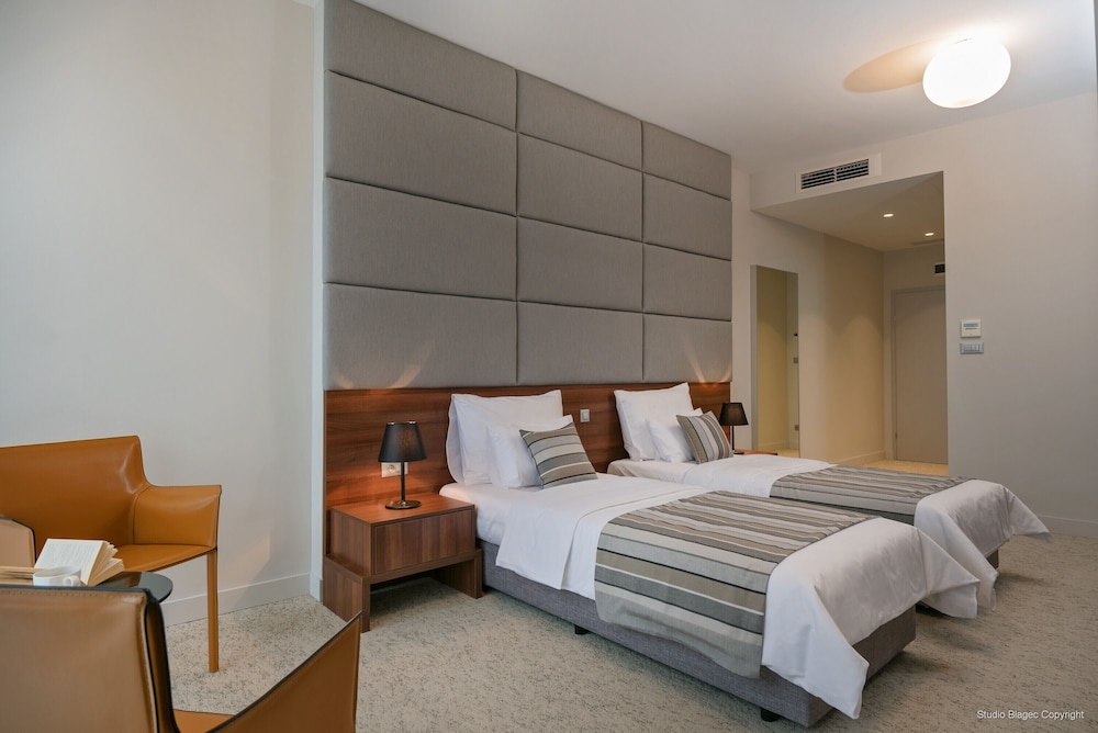 Priska Med Luxury Rooms 24/77