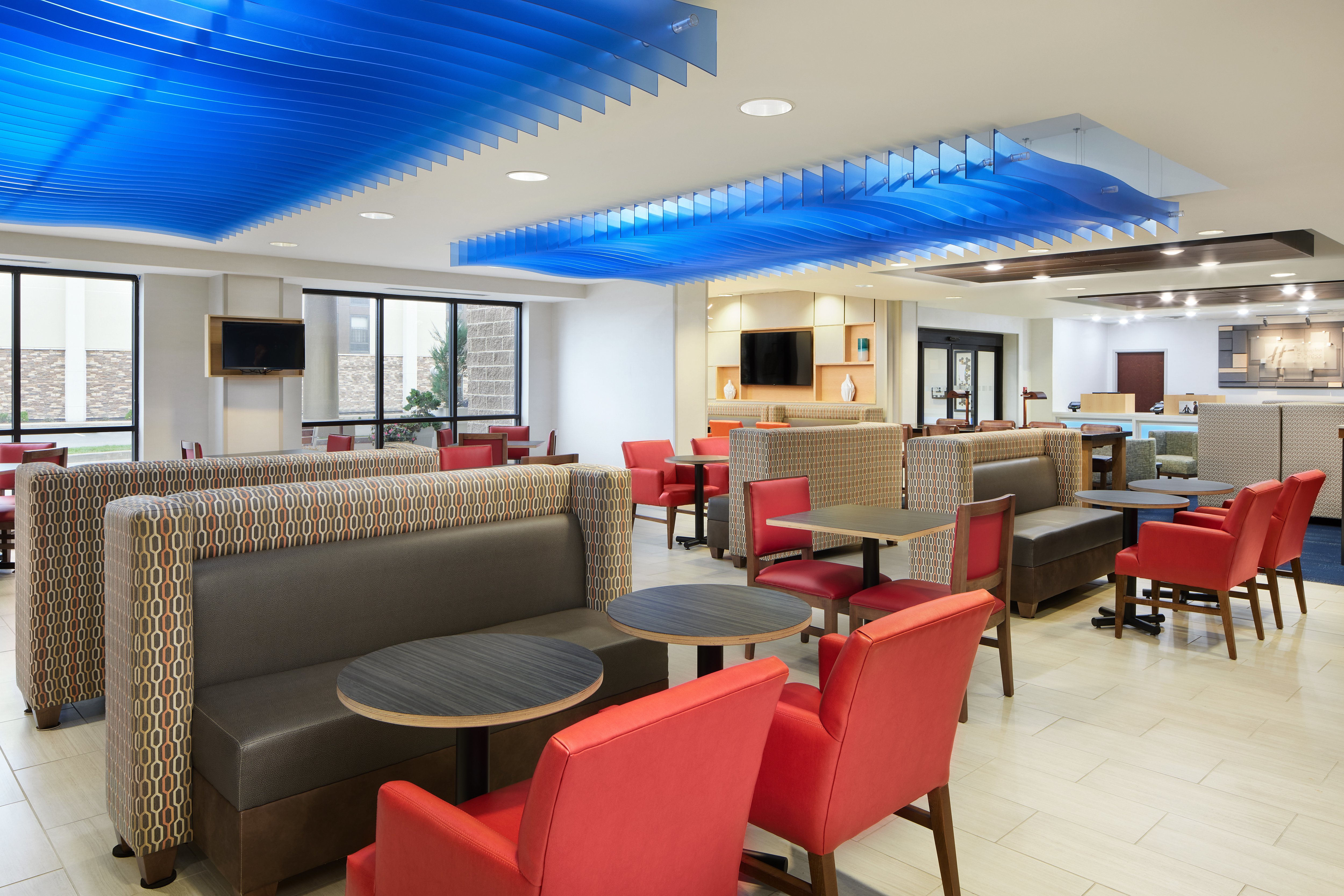 Holiday Inn Express Hotel Suites Seymour 20/23