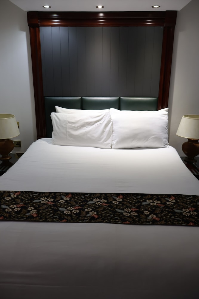 STANDARD, DOUBLE BED, BACK SIDE