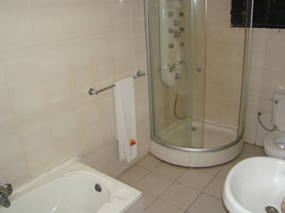 CHARLIE'S PLACE AND SUITES 43/50