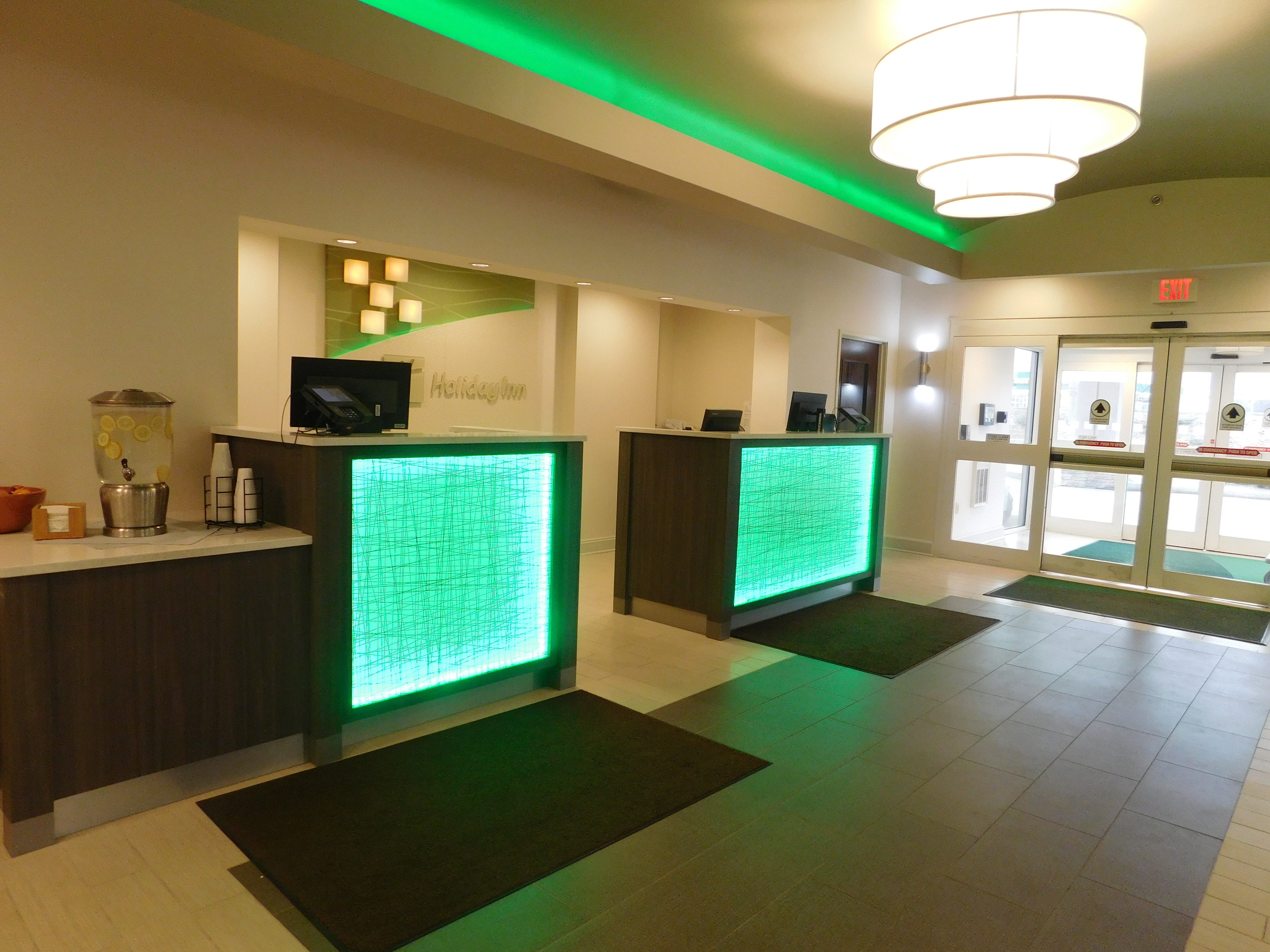 Holiday Inn Hotel and Suites Rochester Marketplace 13/64