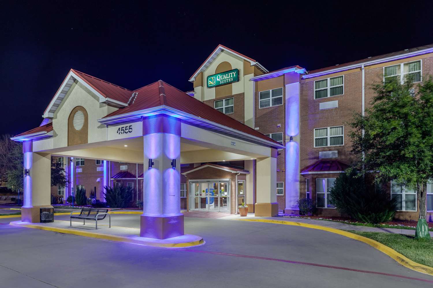 Quality Suites Addison-Dallas 2/42