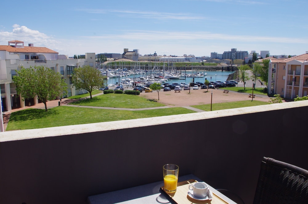 Hotel the Originals Les Sables D Olonne Admiral S Ex Inter Hotel Admirals 44/48
