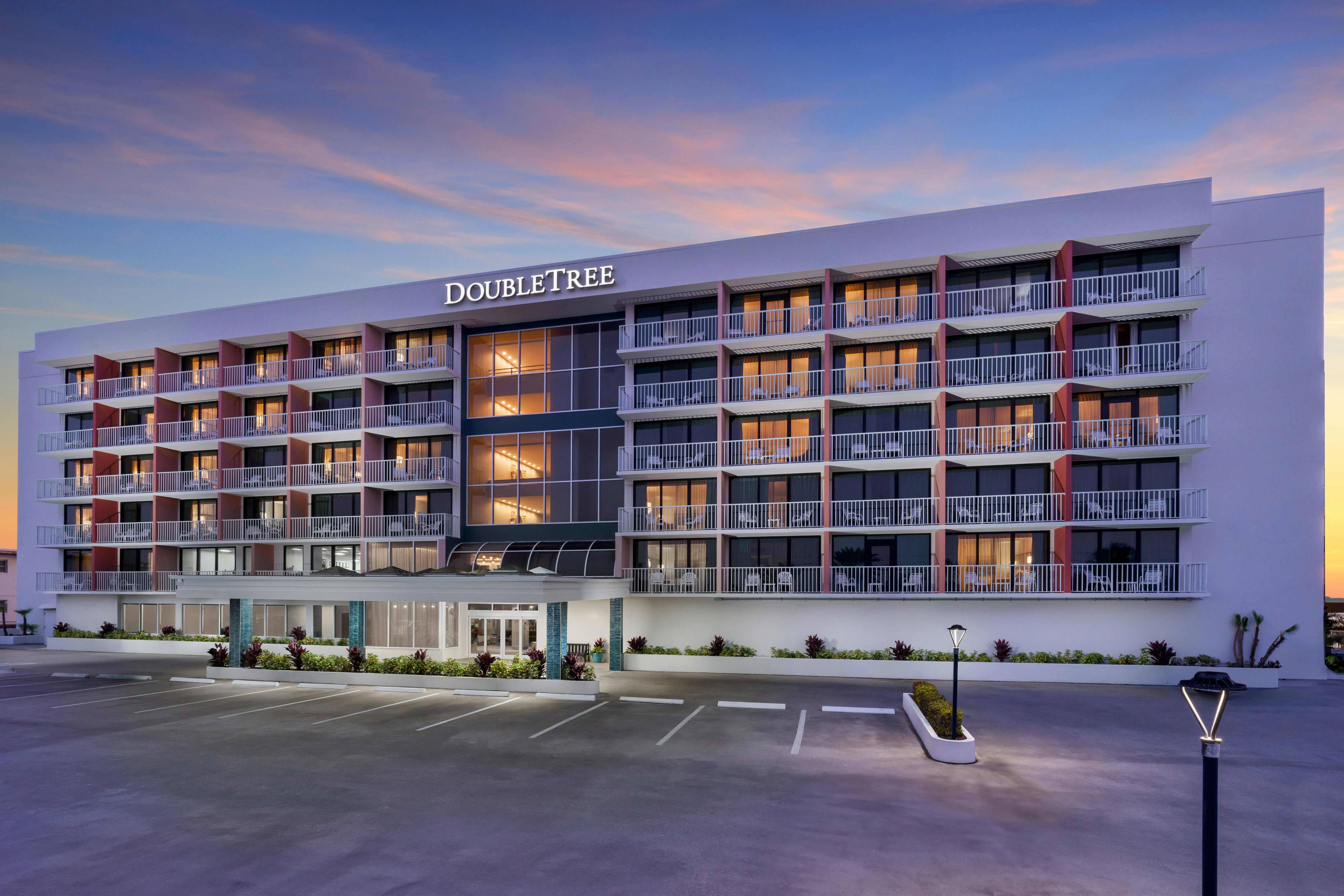 DoubleTree Beach Resort by Hilton Tampa Bay - North Redington Beach 7/59