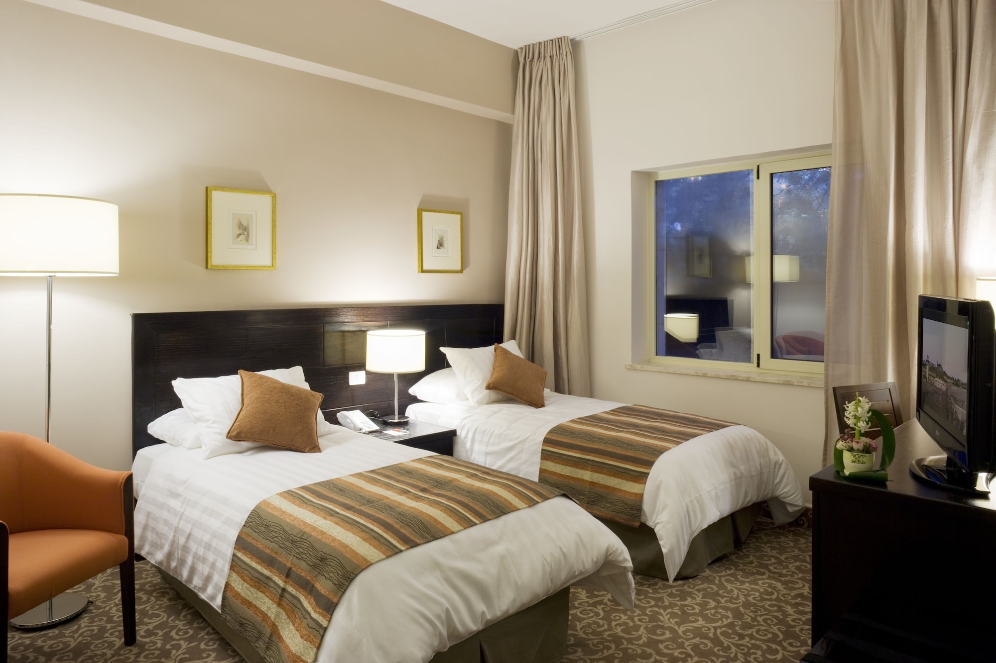 JUNIOR SUITE, TWIN BEDS, BALCONY