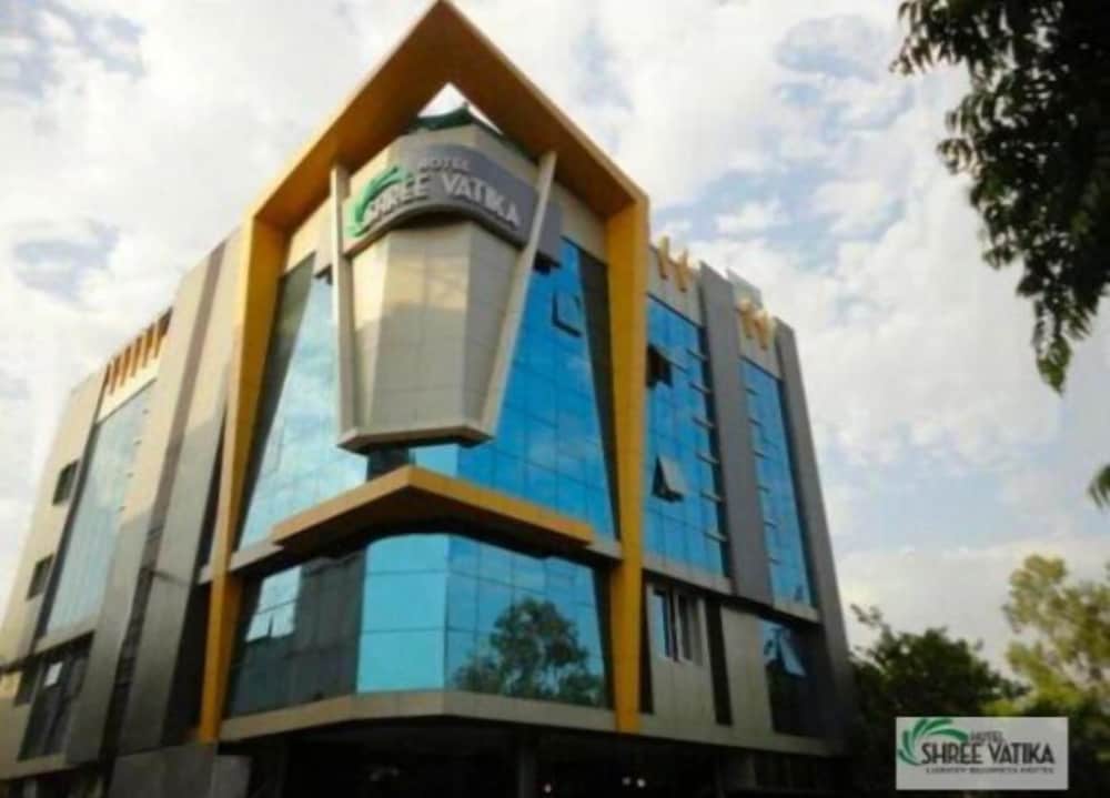 Hotel Shree Vatika 1/27