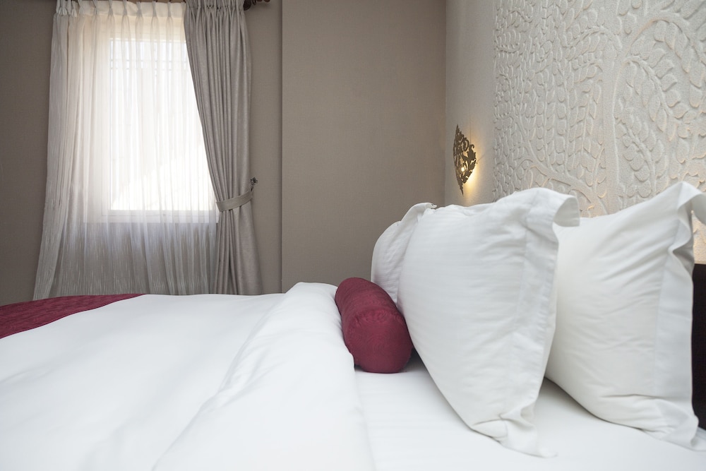 Arunreas Hotel 24/49