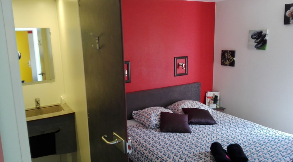 Kyriad Direct Saintes 16/61