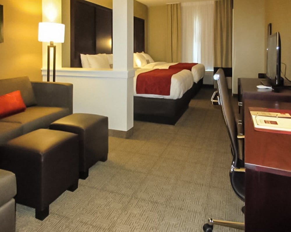Comfort Suites Youngstown North 25/37