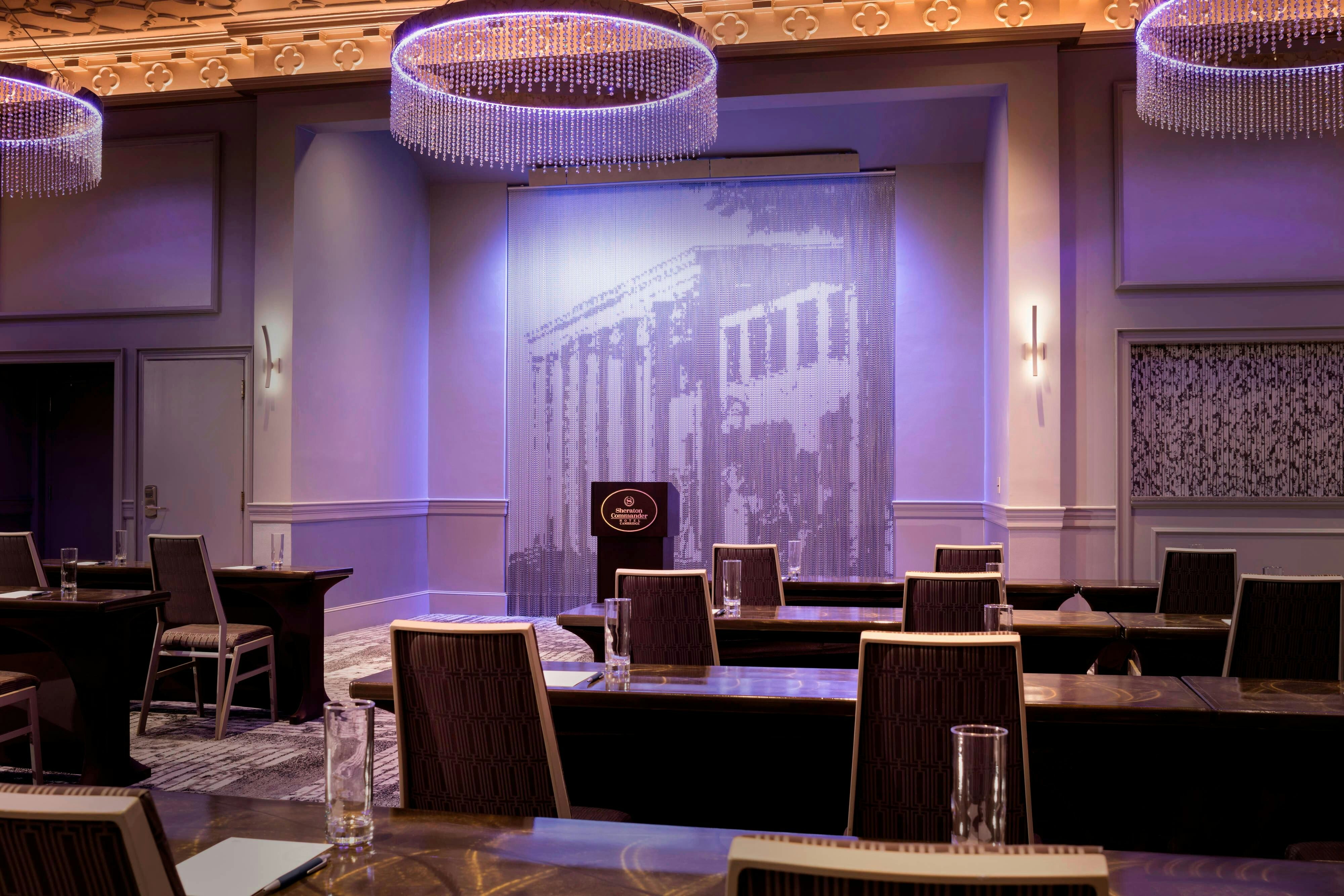 Sheraton Commander Hotel 46/48