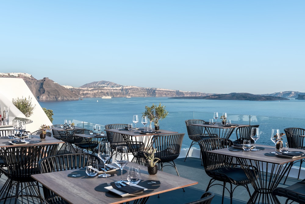 Allure Breeze Suites 68/79