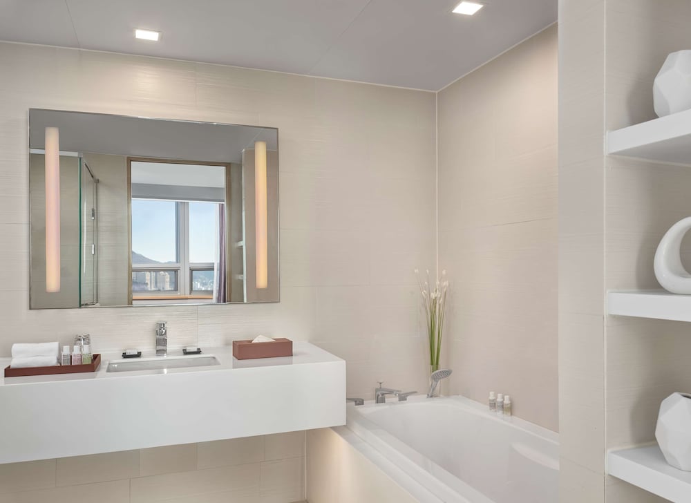 Avani Central Busan 60/61
