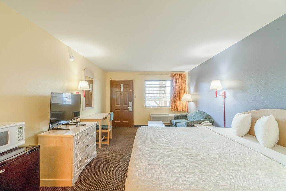 Room, King Bed
