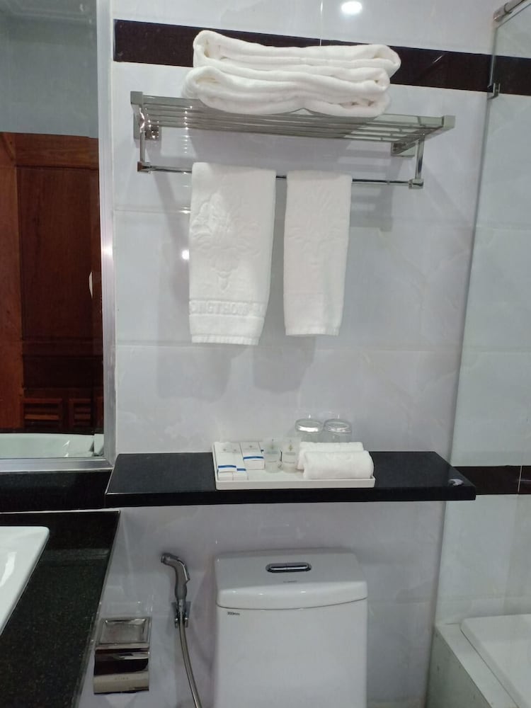 Kampong Thom Royal Hotel 42/44