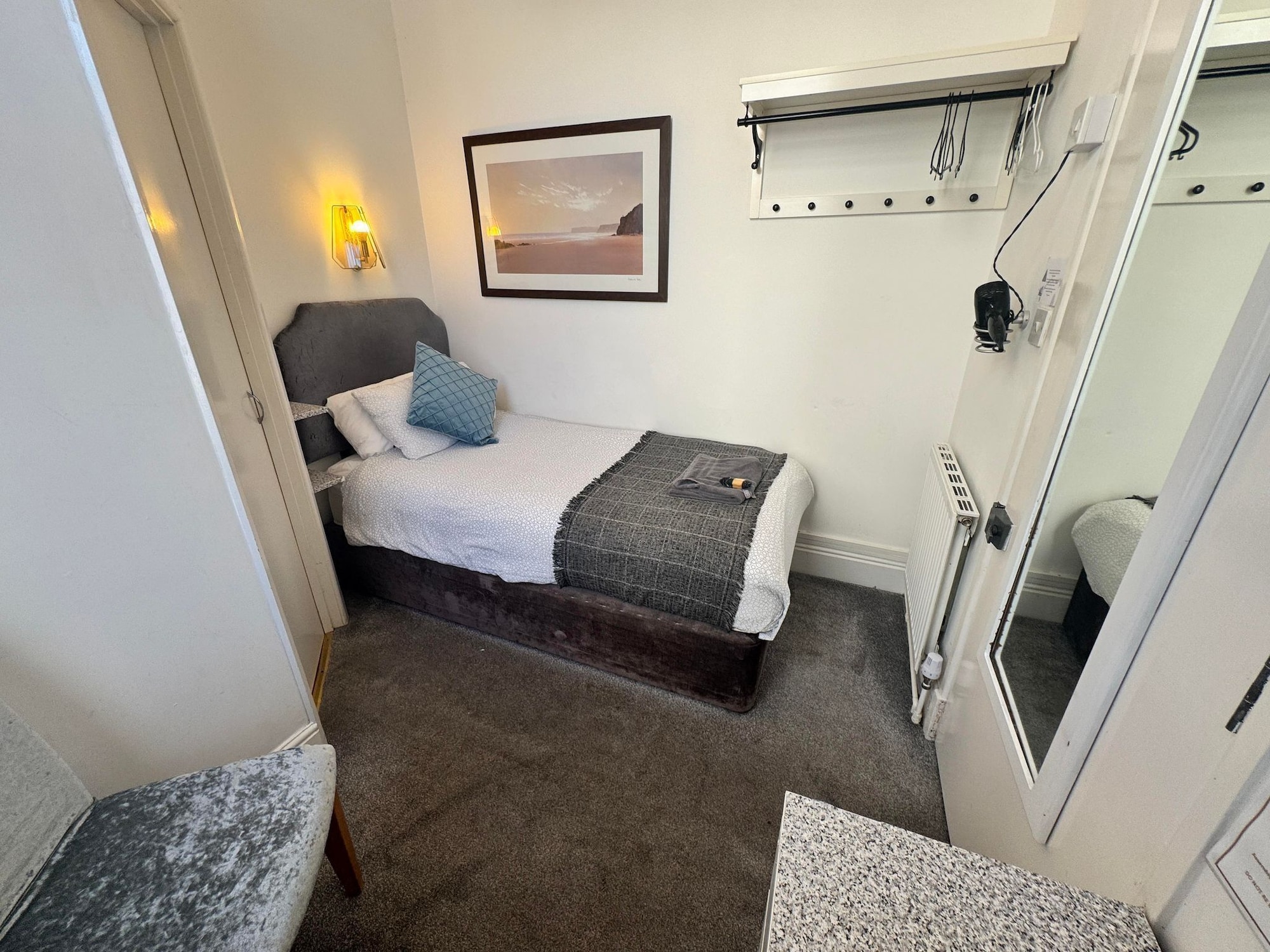 Bronze, Single, Single Bed, Small, The Jubilee Hotel 2/7