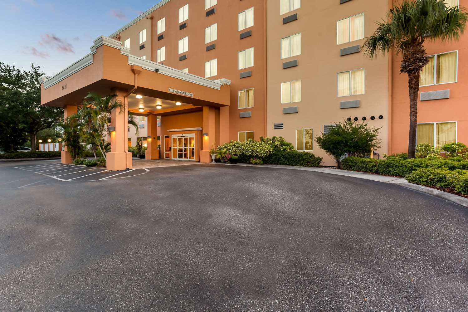 Comfort Suites Tampa Airport North 29/35