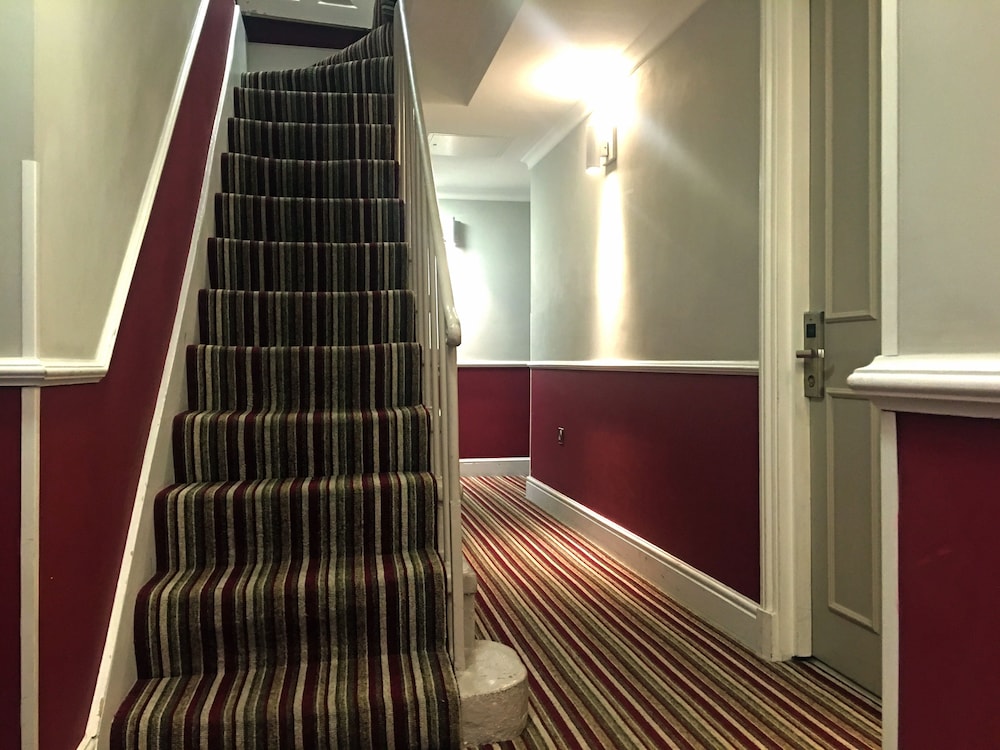 Royal Cambridge Hotel 6/61