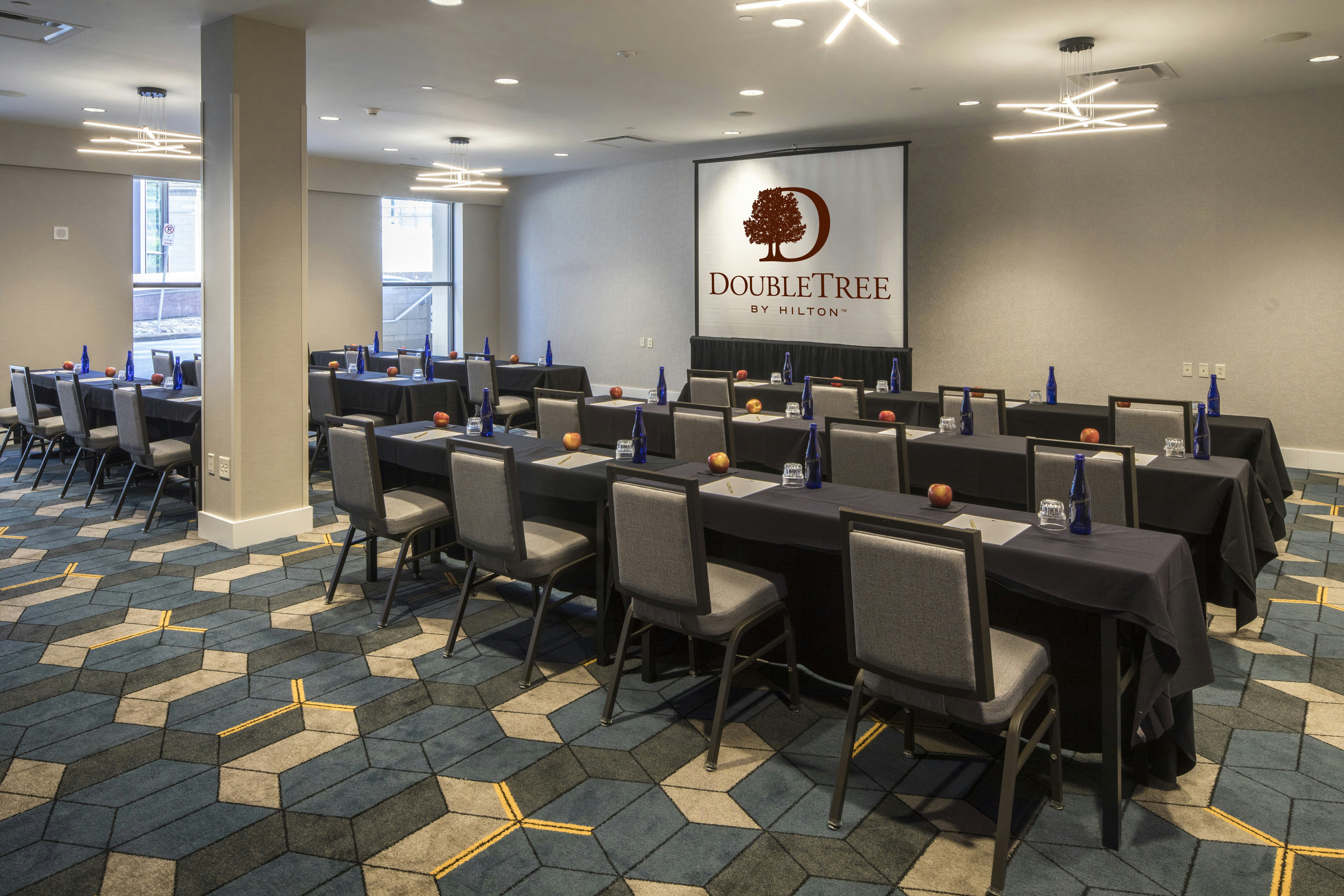DoubleTree by Hilton Hotel & Suites Pittsburgh Downtown 74/81
