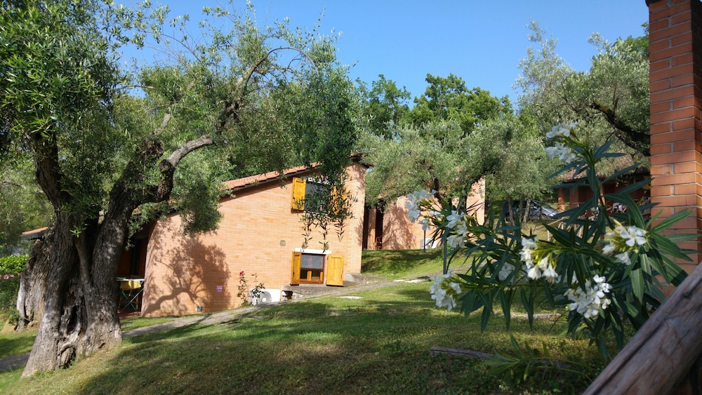 Camping Villaggio Cerquestra 44/50