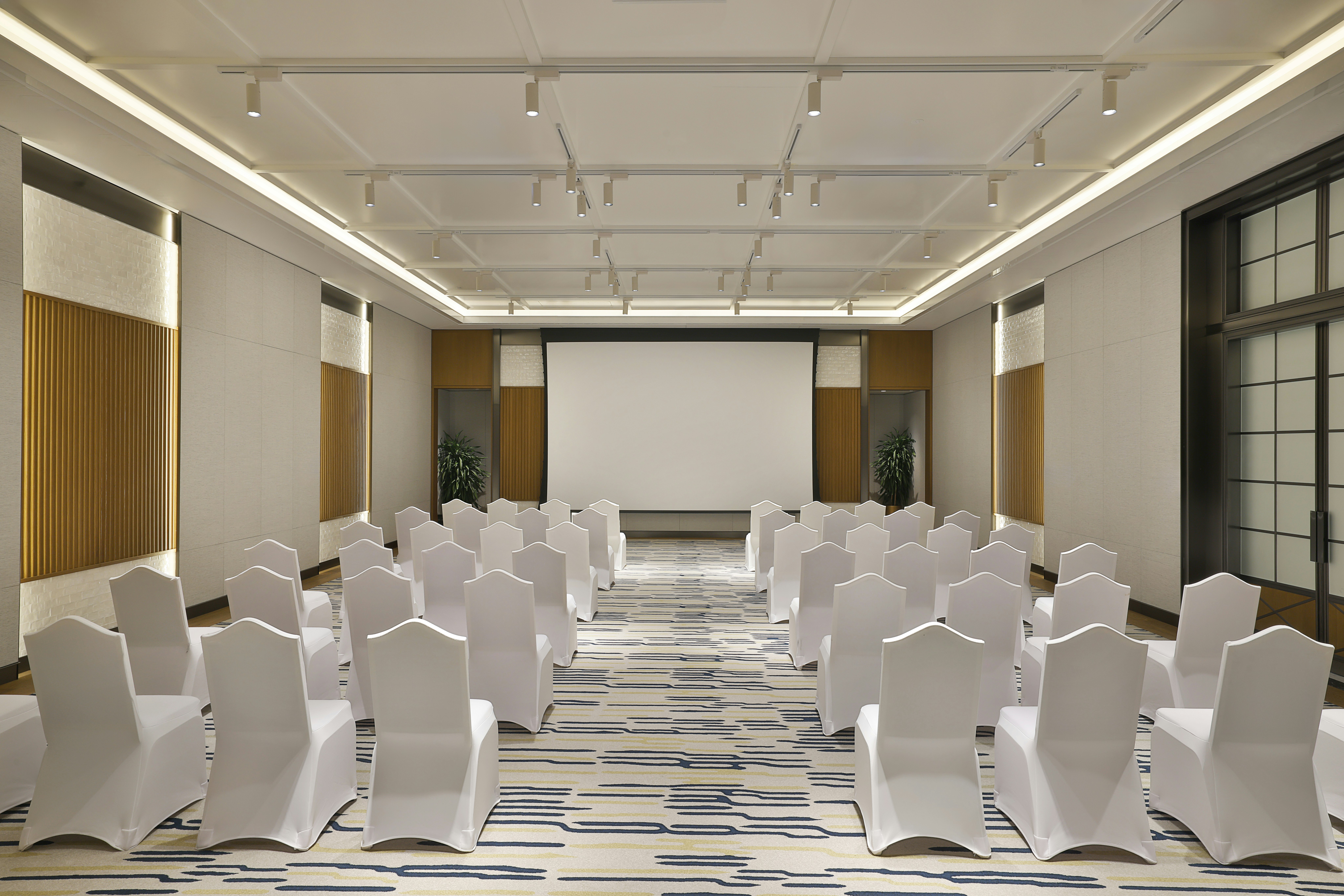 INTERCONTINENTAL ABU DHABI RESIDENCE 51/65