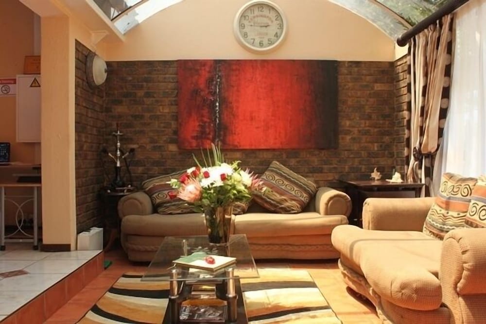 Rosenthal Guesthouse 8/15