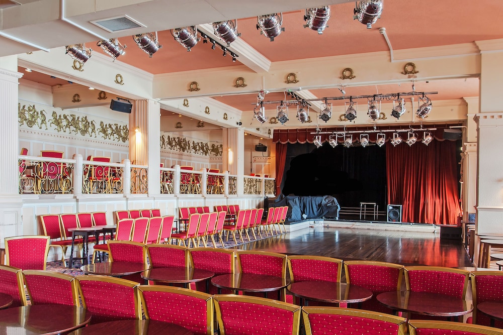Grand Hotel Llandudno 52/65