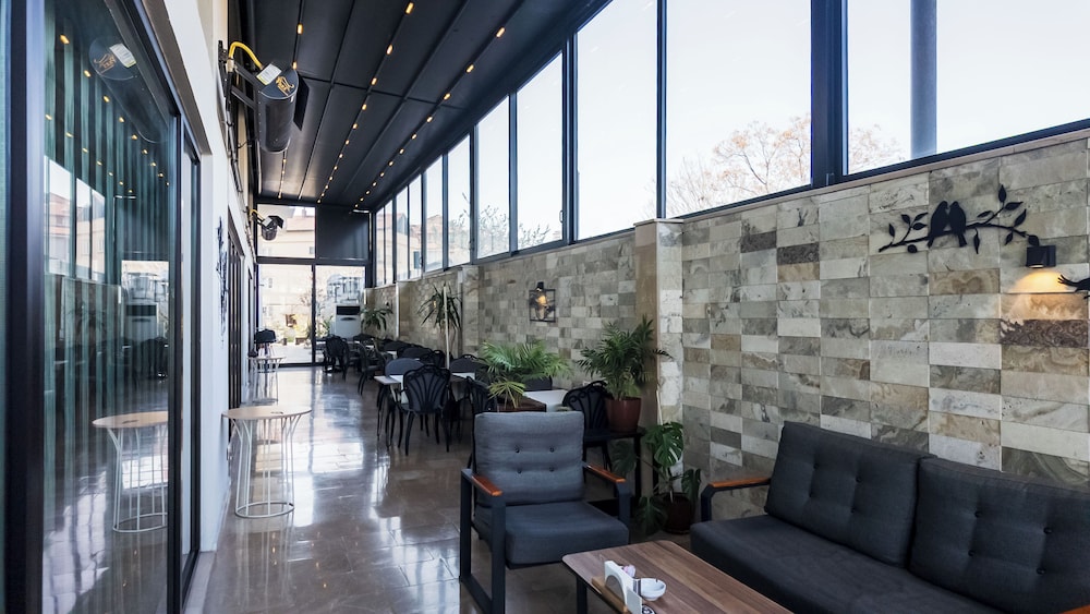 Angels Park Hotel 47/61