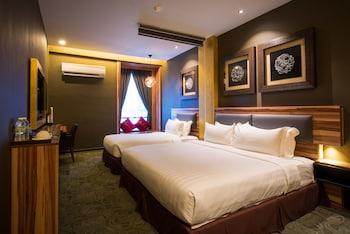 Deluxe, Triple, King Bed