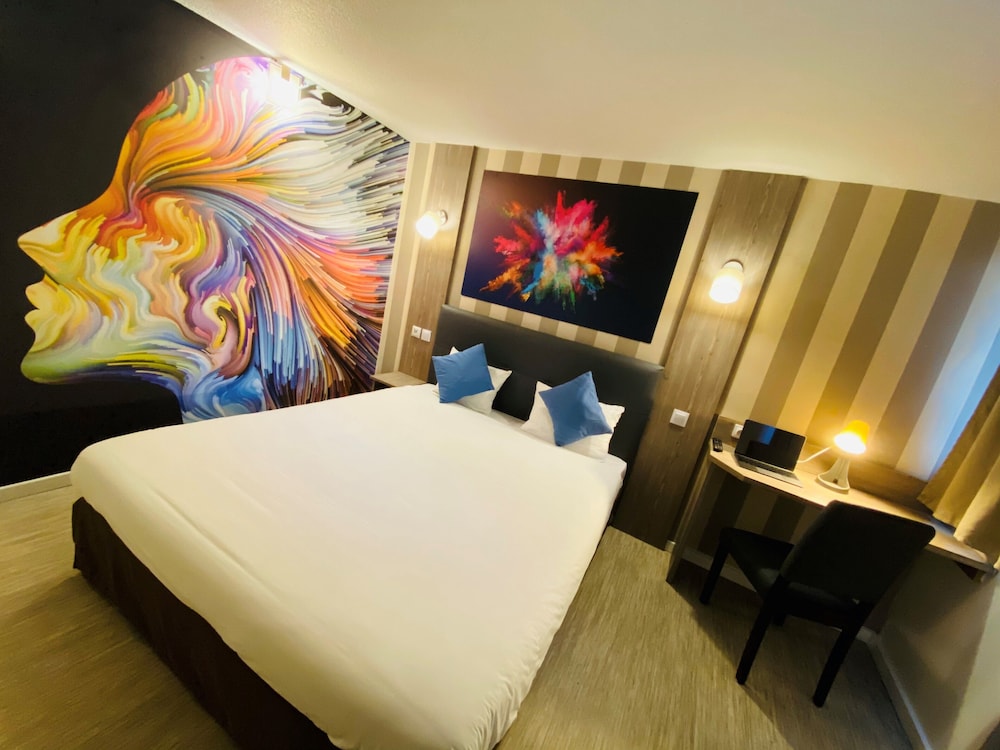 Kyriad Direct Lille Nord – Roubaix 12/25