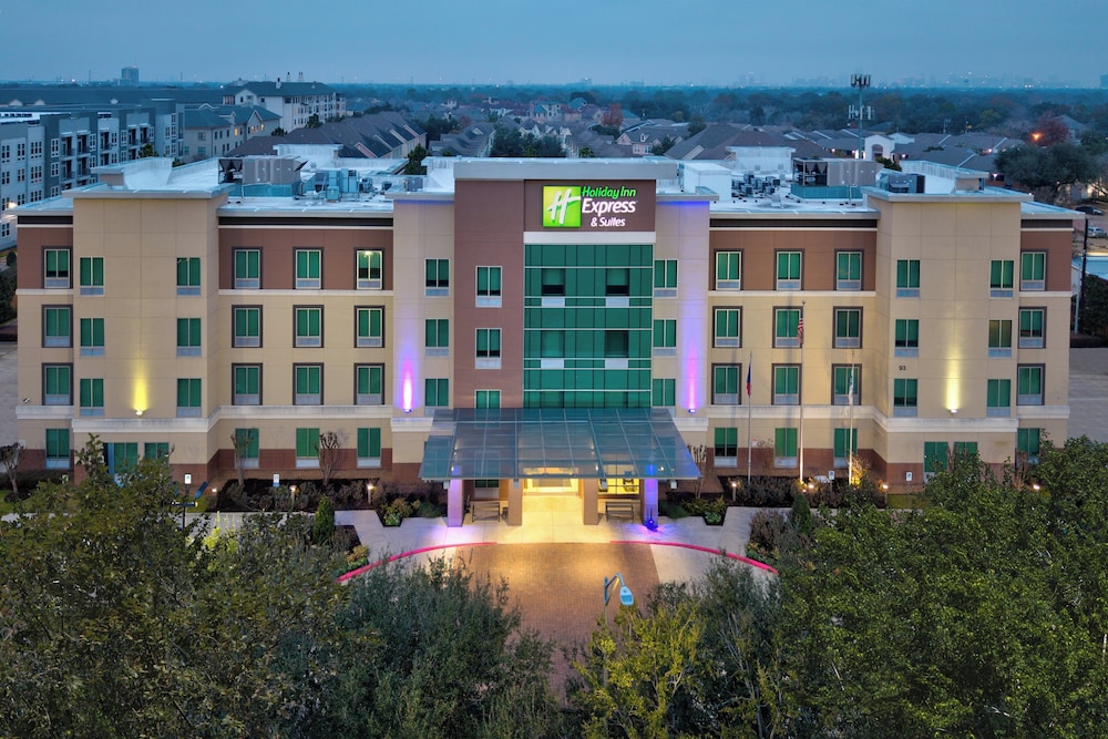 Holiday Inn Express & Suites Houston S Medical Ctr Area 2/50