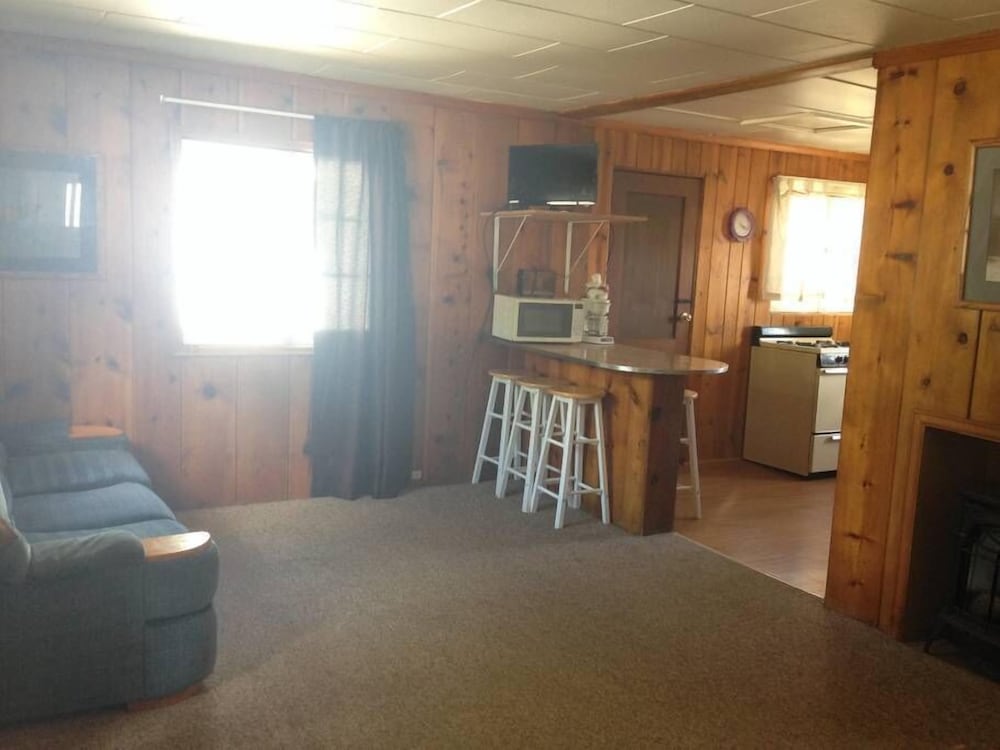Columbine Cabins 20/32