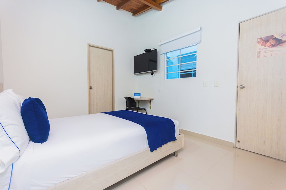 ROOM, QUEEN BED
