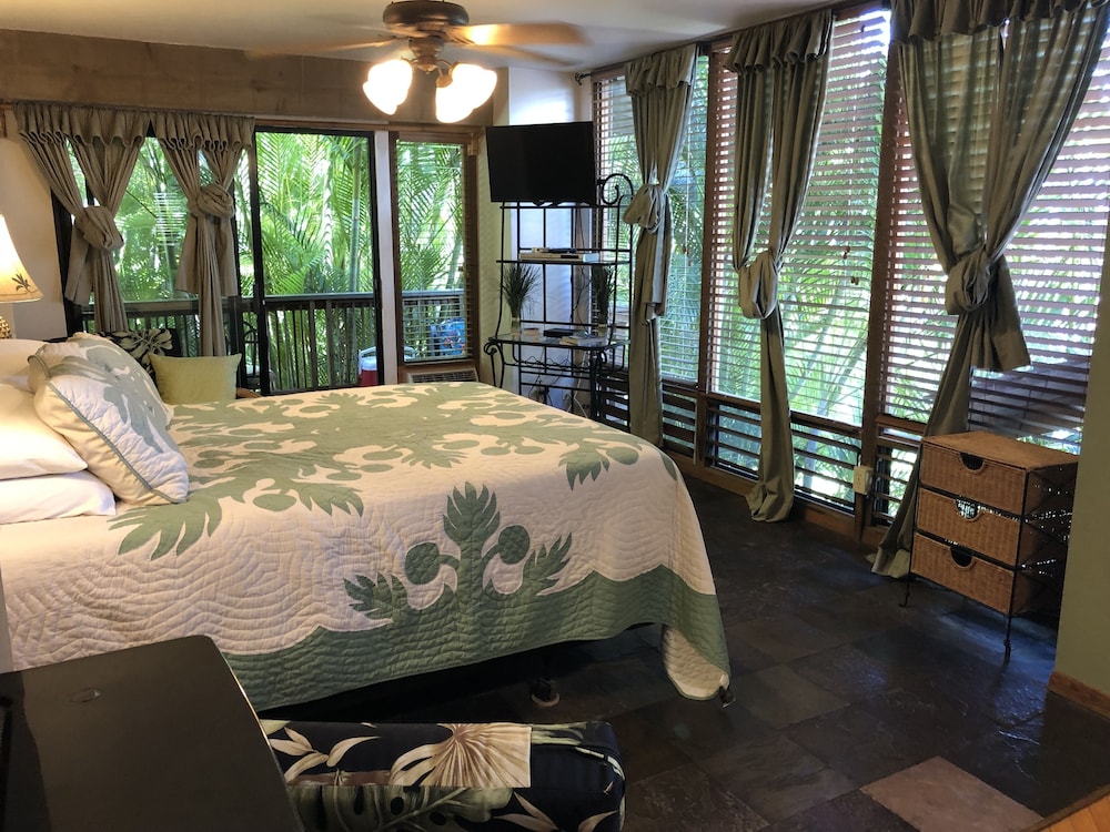 Maui What A Wonderful World B and B 43/76
