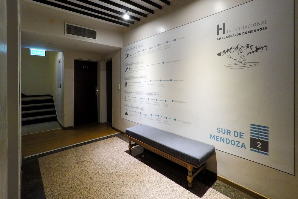 Internacional Hotel 39/70