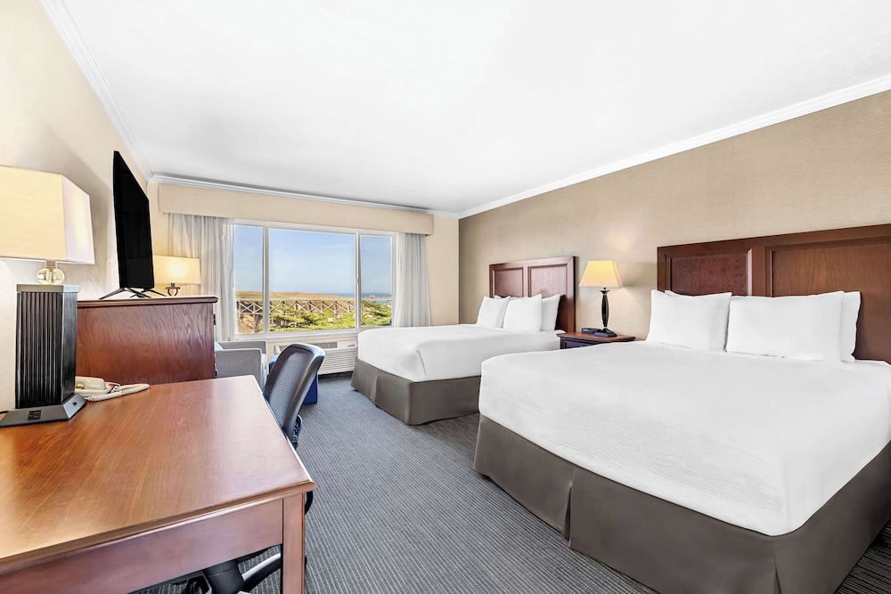 Standard, 2 Queen Beds, Accessible