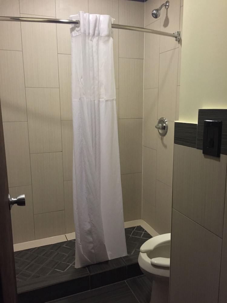 Quality Inn Elgin I-90 10/41