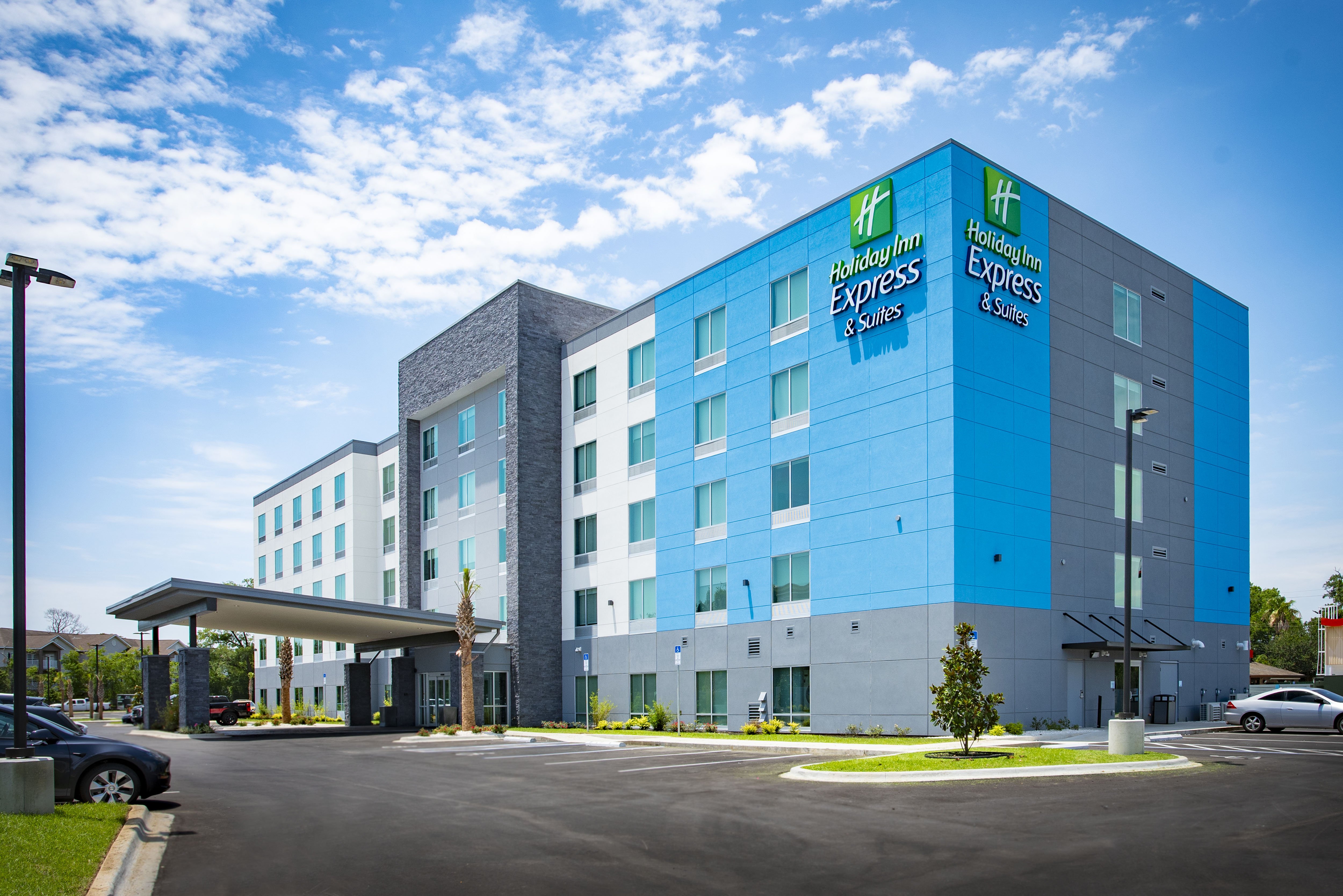 Holiday Inn Express & Suites Pensacola Airport North - I-10 2/28