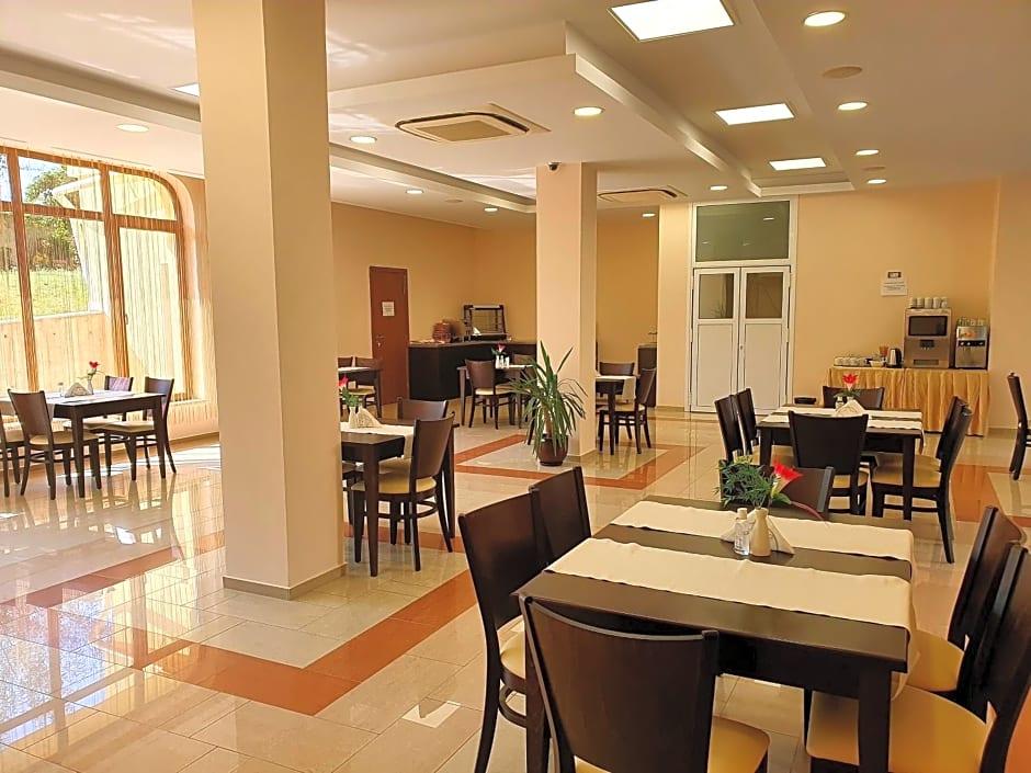 C Comfort Hotel 34/50
