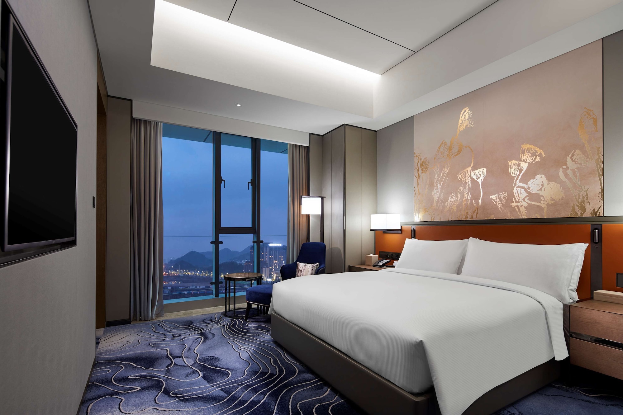 1 BEDROOM, SUITE, KING BED