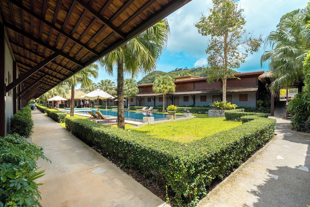 Malabar Pool Villa Phuket 42/47