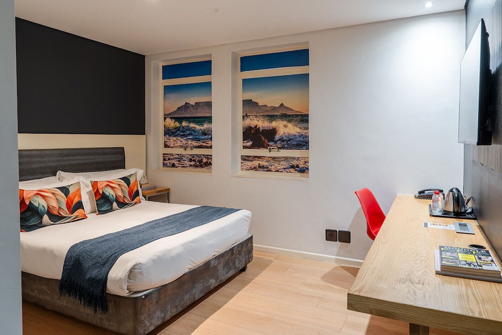 Express, Twin Beds
