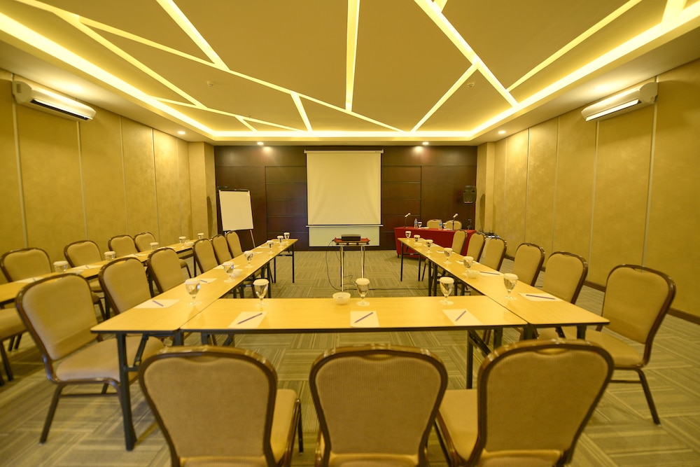 Grand Tjokro Balikpapan 49/55