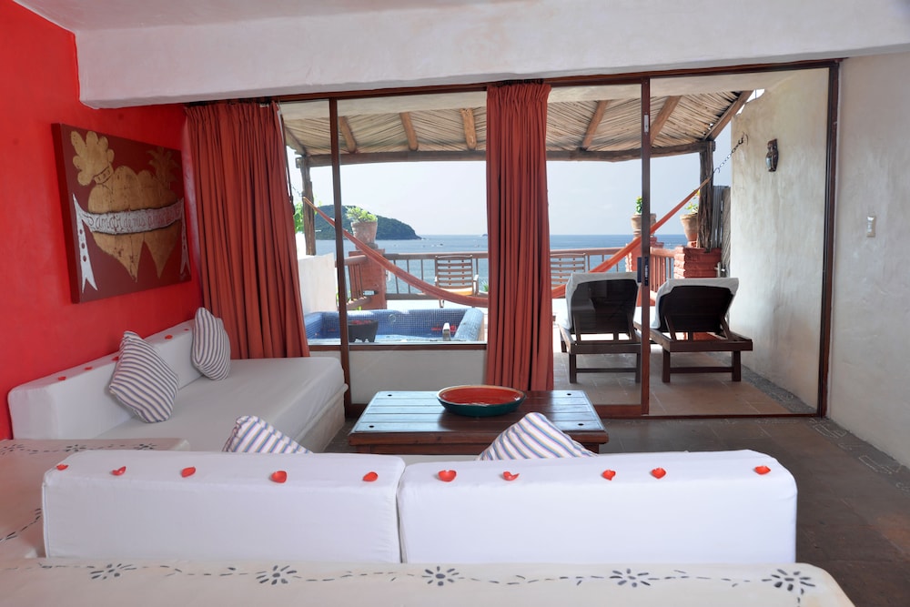 Aura del Mar Hotel 33/67