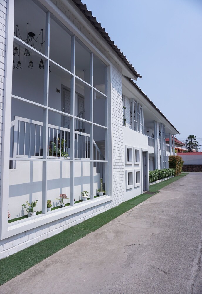 Nan Nakara Boutique 3/43