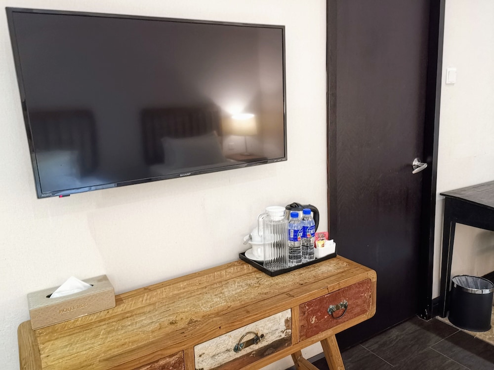 1825 Gallery Hotel 23/50