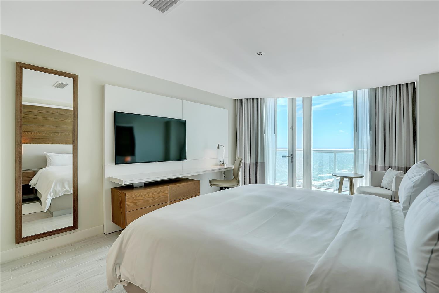 2 Bedrooms, Penthouse Suite, Ocean Front