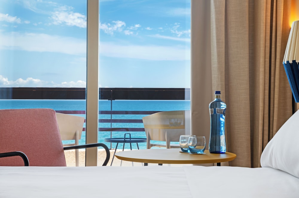 Akquaaa Boutique Hotel 23/48