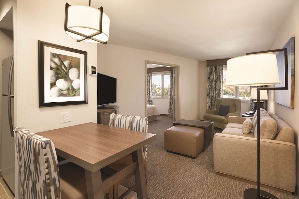 Homewood Suites by Hilton Tucson/St. Philip s Plaza Univ 32/48
